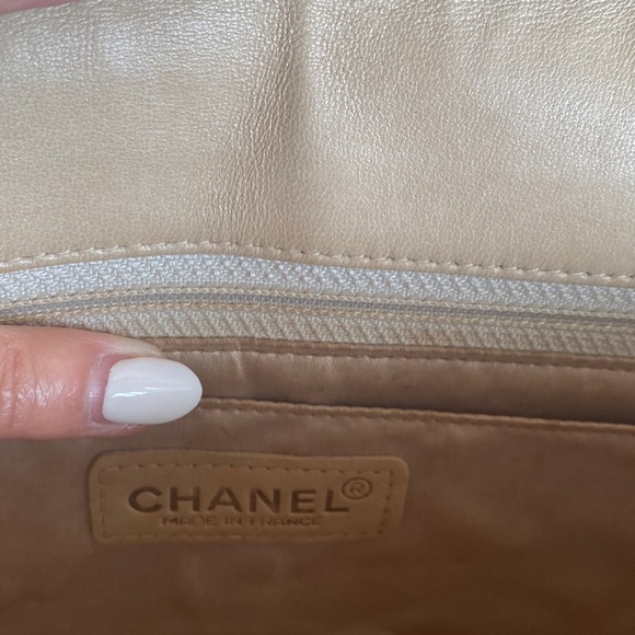 ❌ SOLD | Chanel Classic Flap Bag Authentic Travel Line - Beige - Picture 8 of 13